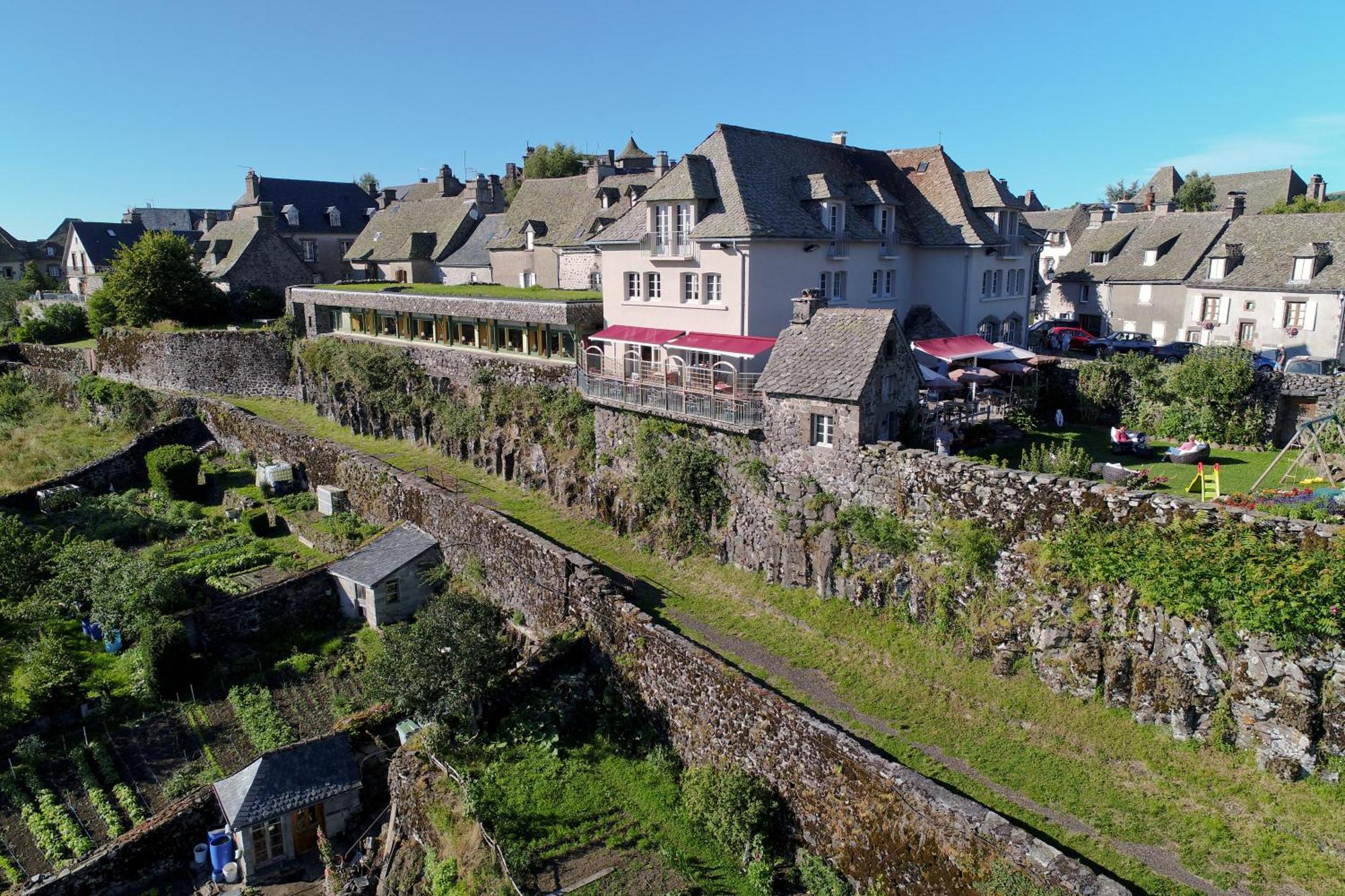 Logis Hotel Restaurant & Spa Les Remparts Salers Ngoại thất bức ảnh