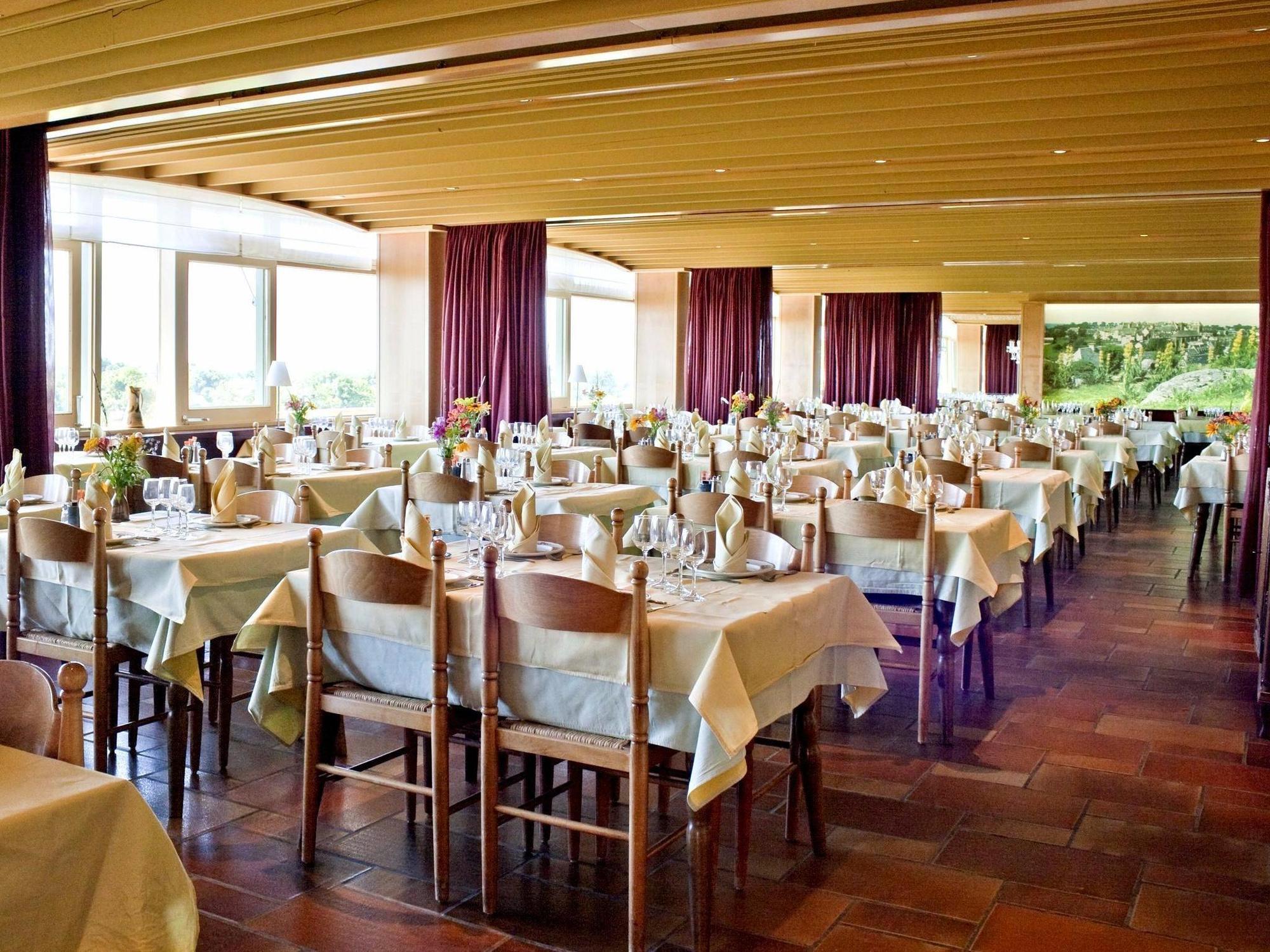 Logis Hotel Restaurant & Spa Les Remparts Salers Ngoại thất bức ảnh